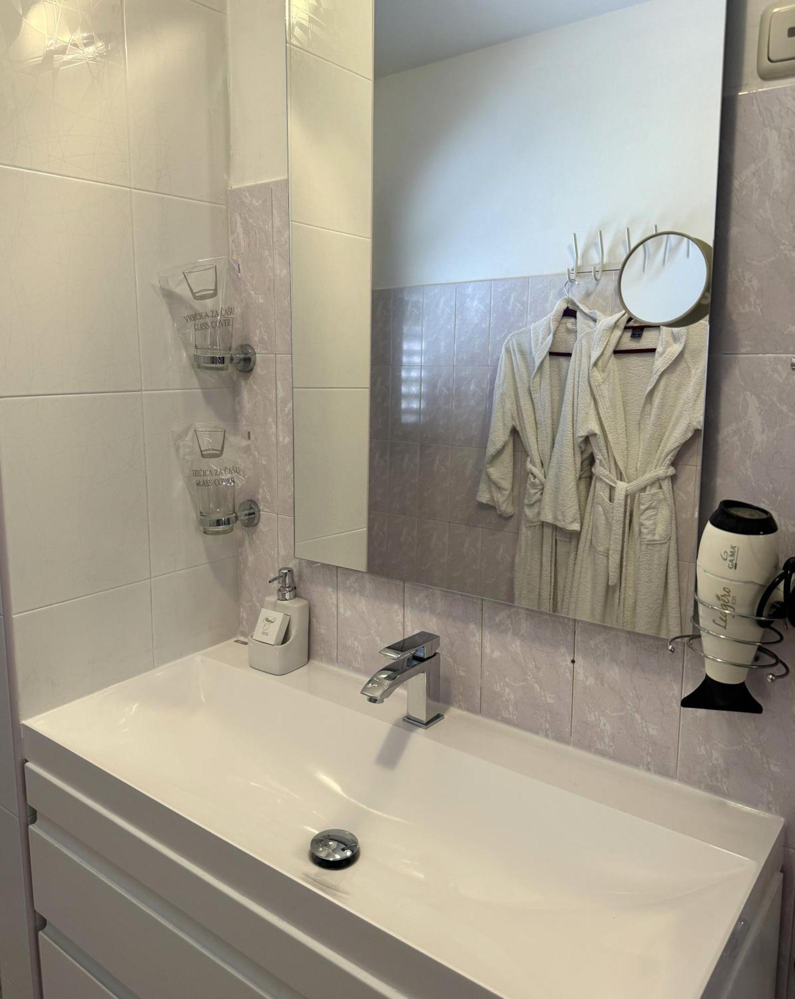 Apartments Ragusa Rovinj Bagian luar foto